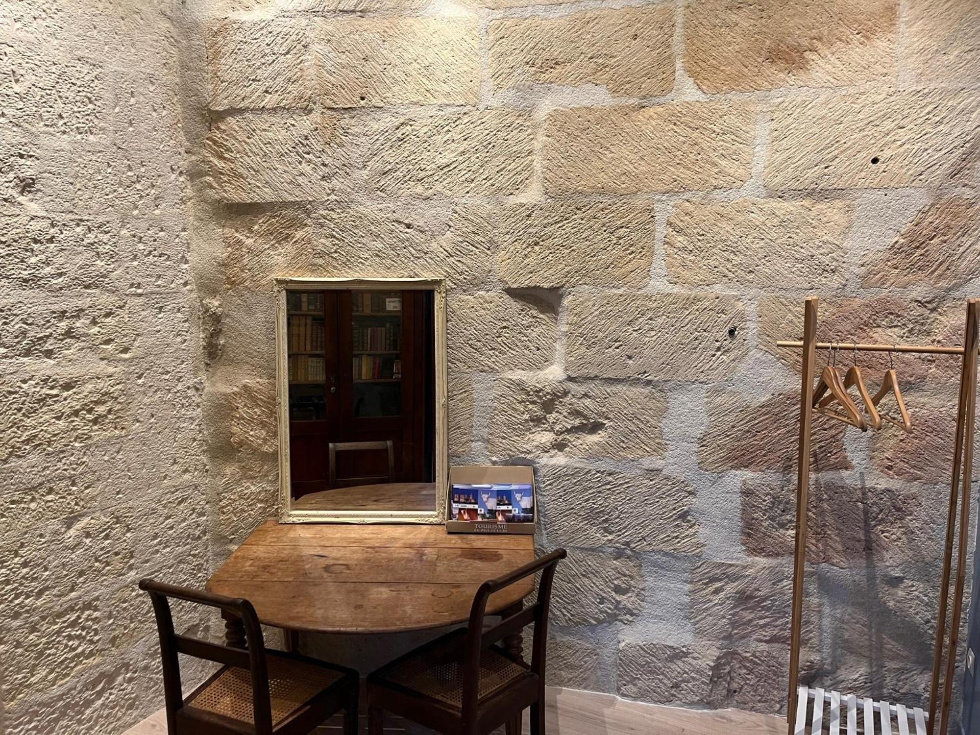 Le Refuge Des Cordeliers Apartment Laon Cameră foto