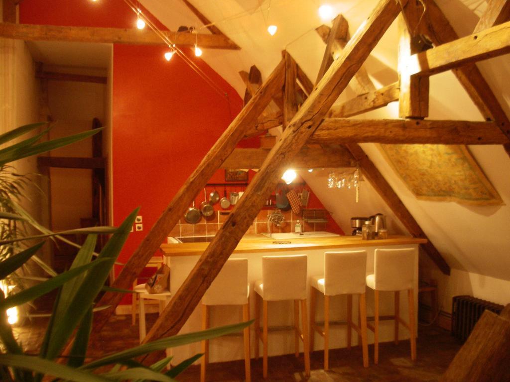 Le Refuge Des Cordeliers Apartment Laon Cameră foto