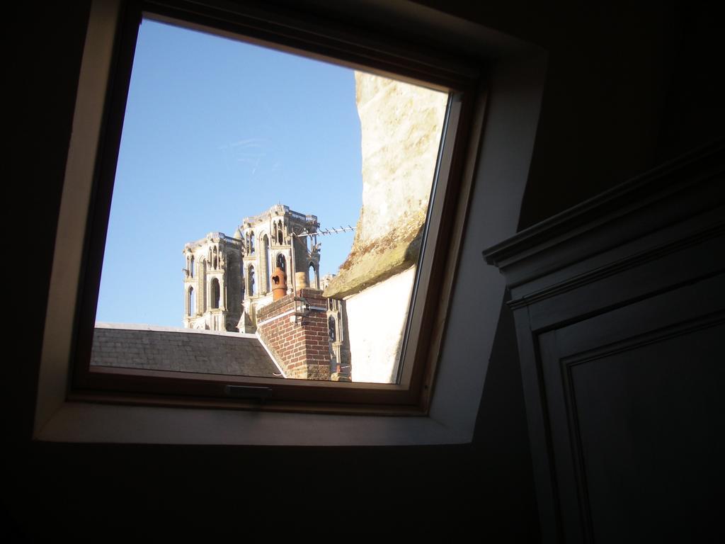 Le Refuge Des Cordeliers Apartment Laon Cameră foto