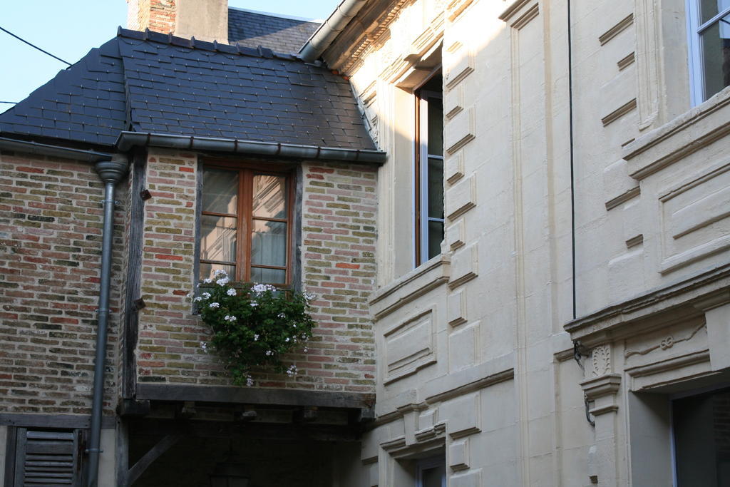 Le Refuge Des Cordeliers Apartment Laon Exterior foto
